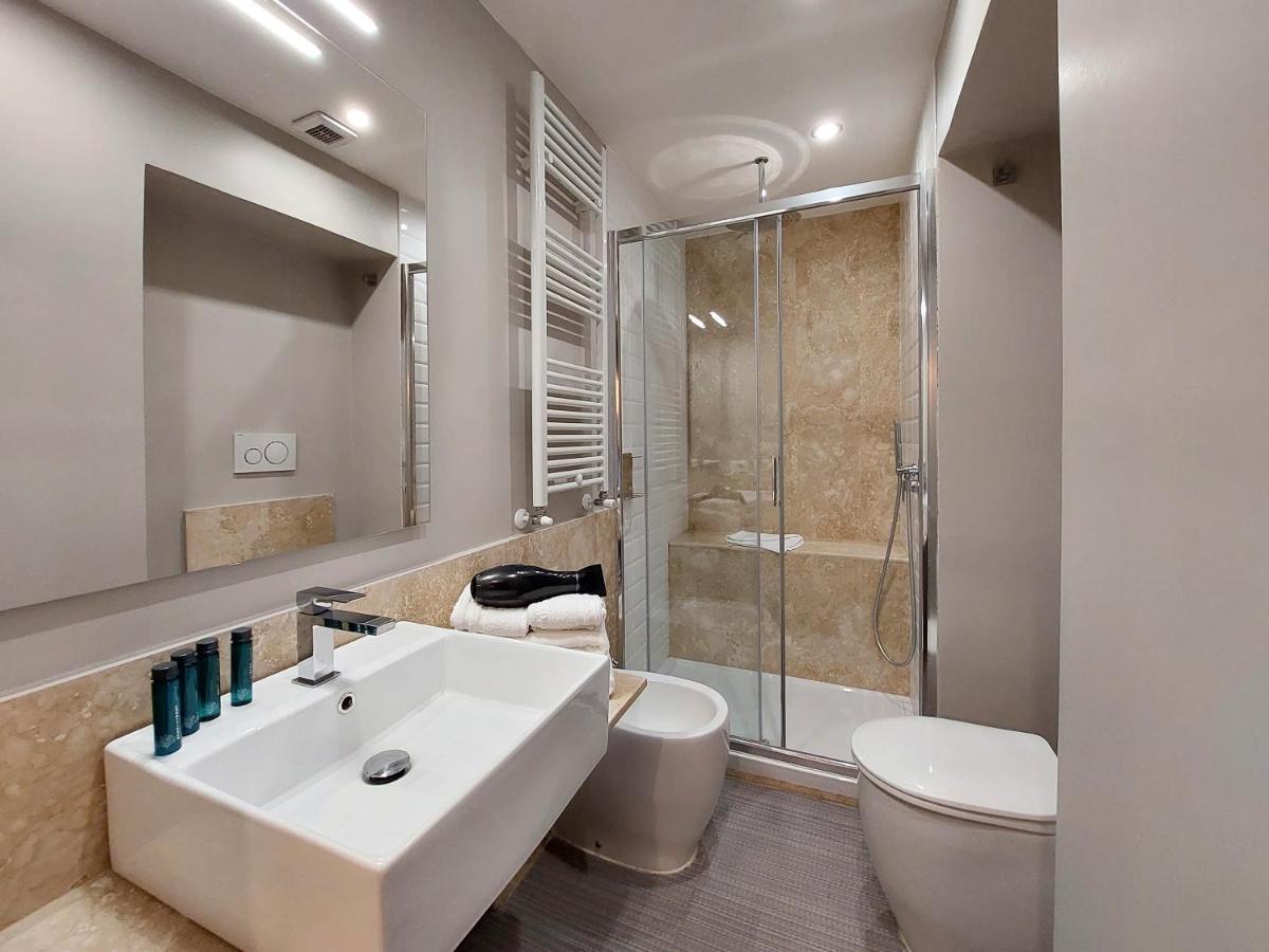 Vico Fashion District Hotel Milan Exterior photo